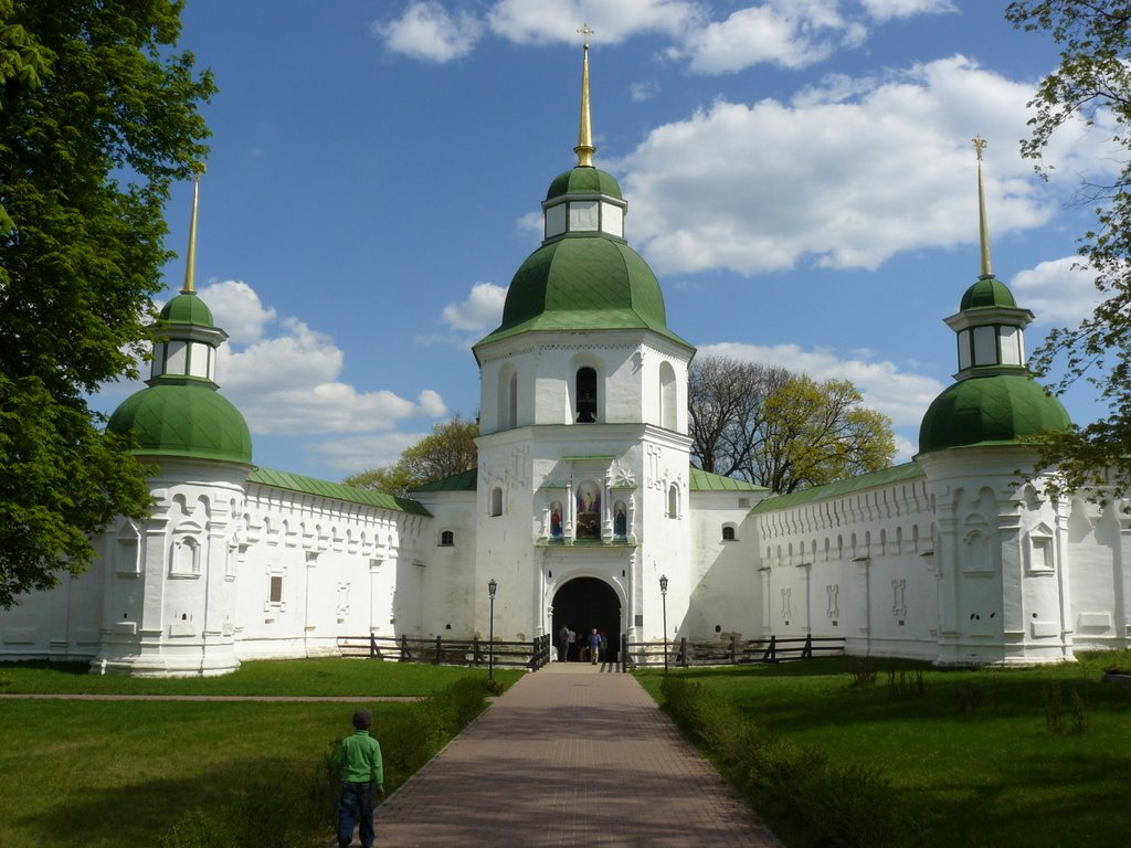 Время новгород северский. Новгород-Северский монастырь. Новгород Северский.