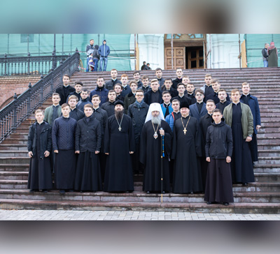 Святогорскую Лавру посетили преподаватели и учащиеся Киевских духовных школ (фото)