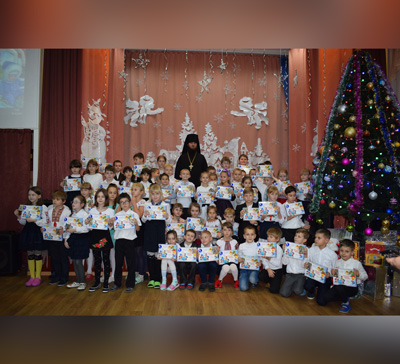 Праздничное мероприятие в Святогорской школе-интернат накануне памяти свт. Николая (фото)