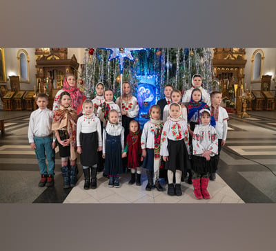 Рождественское поздравление от детей-беженцев в Святогорской Лавре (видео)