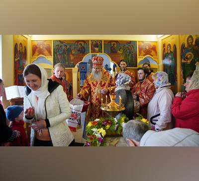 Архиерейское богослужение в День Святой Пасхи в Свято-Покровском подворье (фото)