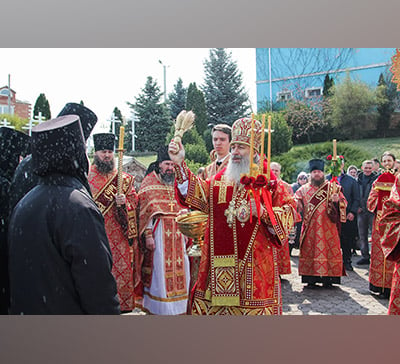 Митрополит Арсений во второй день Пасхи совершил Литургию и крестный ход в скиту с. Богородичное (фото)