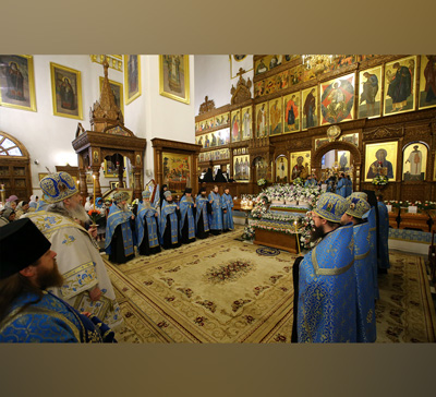 Всенощное бдение в канун главного престольного праздника Лавры (фото, видео)