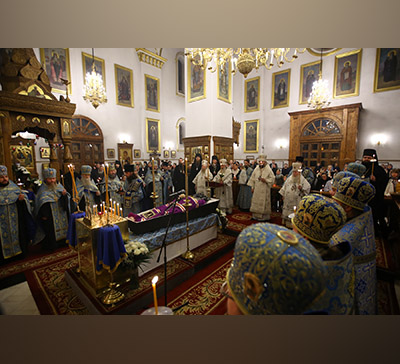 Панихида по новопреставленному схиархиепископу Алипию в Успенском соборе Святогорской Лавры (фото, видео)