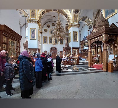 Ежедневный акафист Божией Матери и поступающая помощь Святогорской Лавре (фото)
