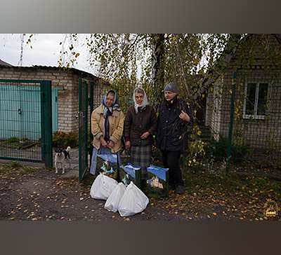 Братия Лавры оказывают помощь жителям села Татьяновка (фото, видео)