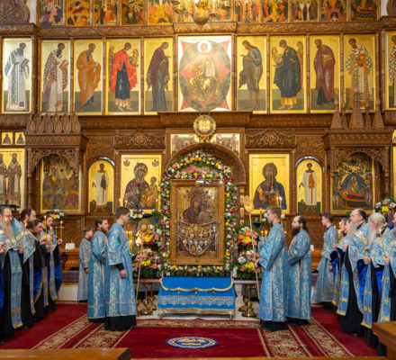 В Святогорской Лавре совершили акафистное пение накануне Похвалы Пресвятой Богородицы (фото, видео)