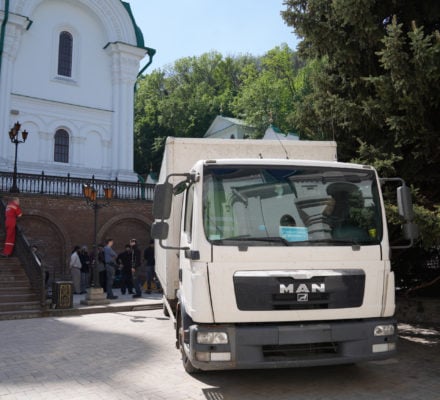 В Святые Горы доставили очередной гуманитарный груз с Буковины (фото)