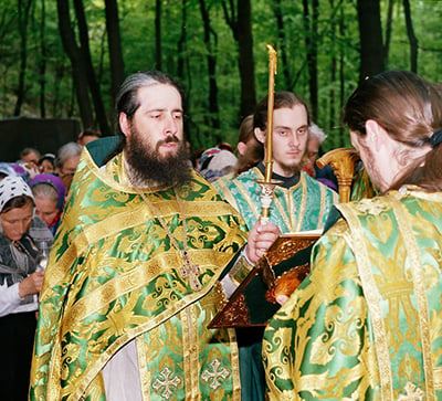 Как в Святых Горах 25 лет назад отмечали день преподобного Арсения Великого и праздник «Летнего Николая» (видео)