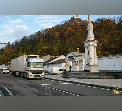 До Святогірської Лаври доставили гуманітарну допомогу з Волині (фото)