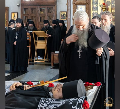 В Святогорской Лавре простились с убиенным монахом Варсонофием (фото)